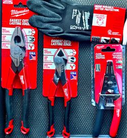 Milwaukee Tool Set with Gloves