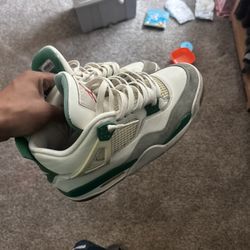 Jordan 4 Pine Green 150$ OBO (NO BOX)