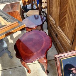 2 Side Tables