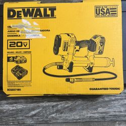 Dewalt 20V MAX  10,000 Psi Variable Speed Grease Gun Kit 