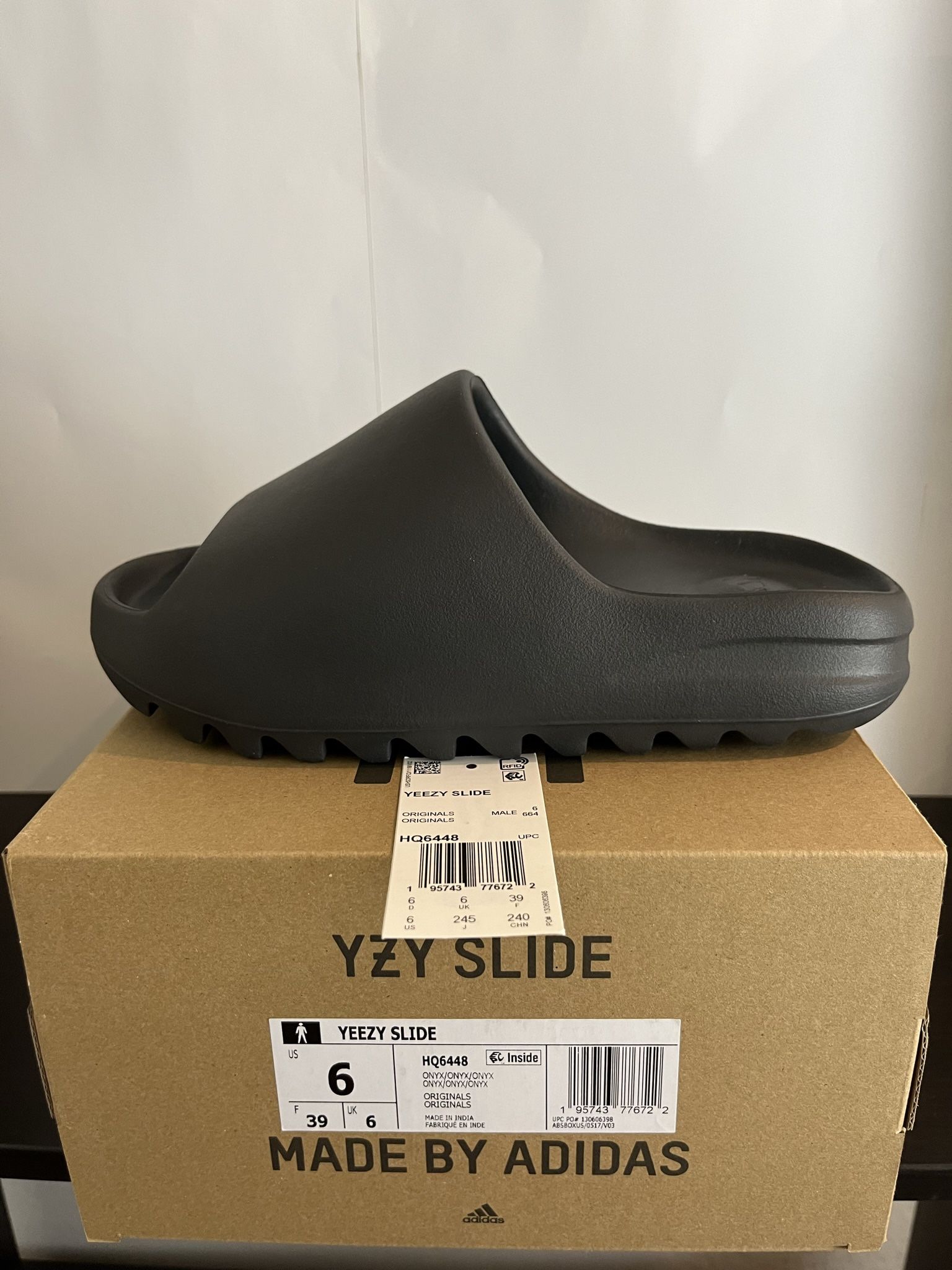 DS Yeezy Slide Onyx Men Sz6
