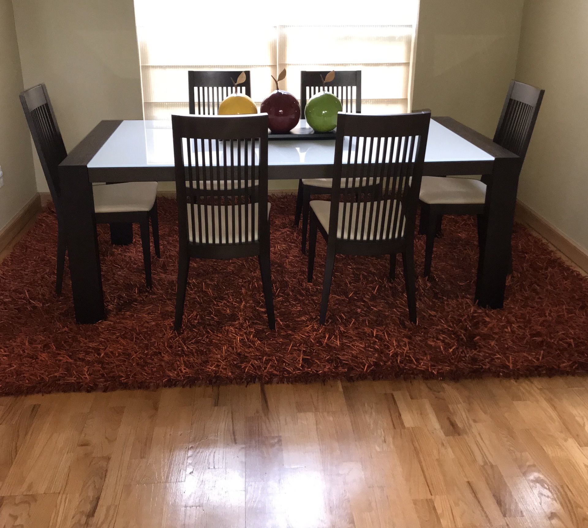 Calligaris Italian Dining Table Set with Slat Back Chairs and Carpet