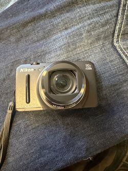 Black Digital Camera (coolpix s9700)
