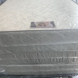 MATTRESS 4 SALE BRAND NEW TWIN SIZE BED $117. FULL SIZE $185. QUEEN SIZE MATTRESS $200. WE DELIVERY 🚚 LOCATION 303 POCASSET AVE PROVIDENCE RI 