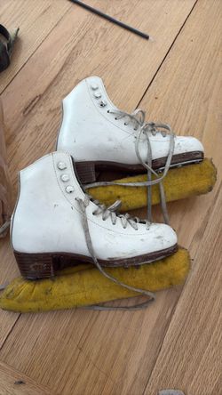 Ice skates riedell