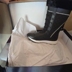 Size 6 NAUTICA 