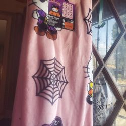 Hello Kitty Halloween Blanket 