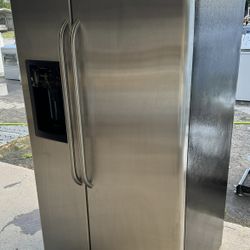 GE REFRIGERATOR 
