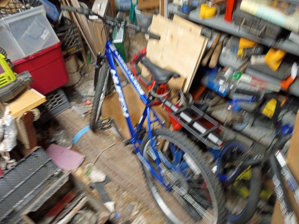 Huffy Rock Creek 26 Inch Mountain Bicycle