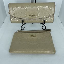 MT330-Pre-Loved COACH Large Flap Wallet w/Matching Wristlet
