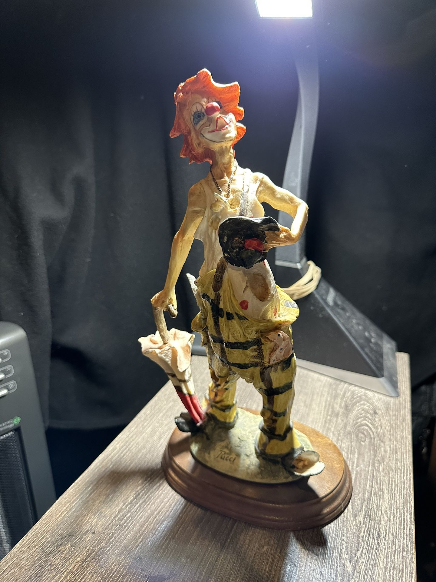 Vintage 11.5” Pucci Arnart Hobo Clown Figure Statue With Umbrella