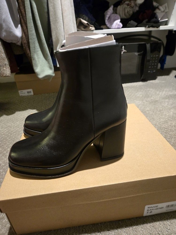 Steve Madden Leather Boots