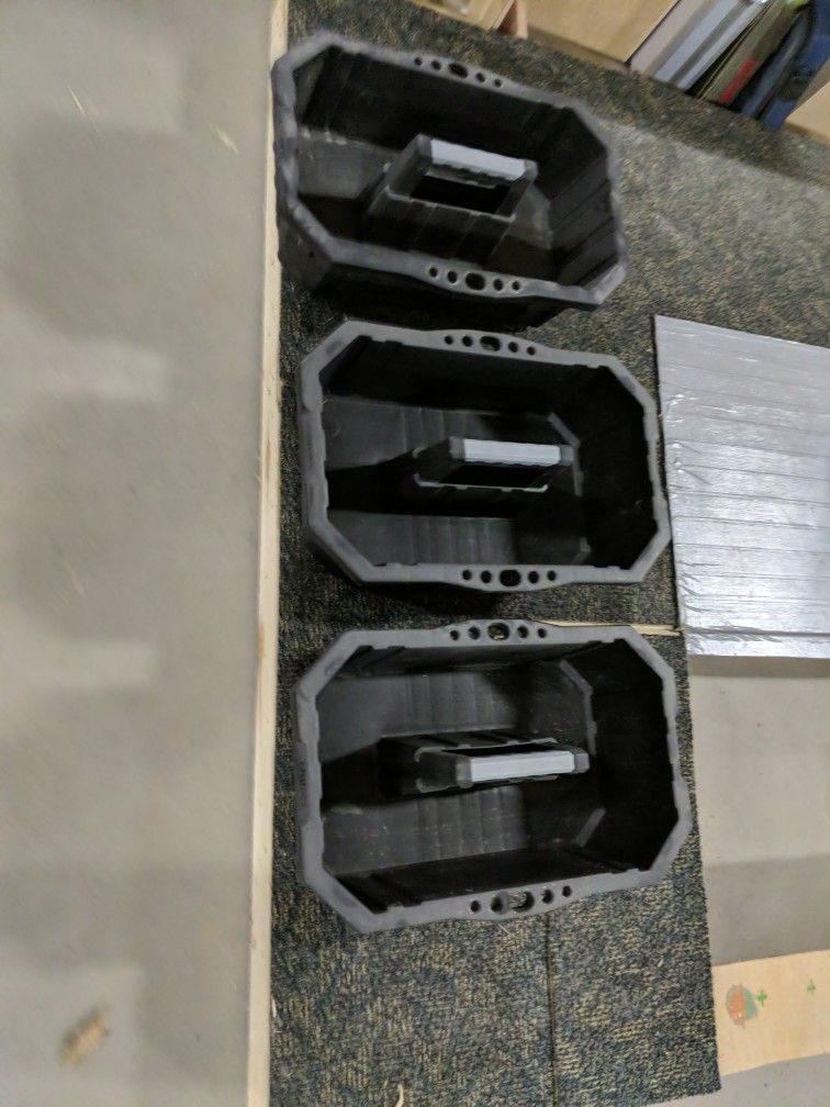 3 Totes