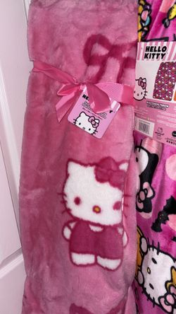 Hello Kitty OG Bow Faux Fur Blanket