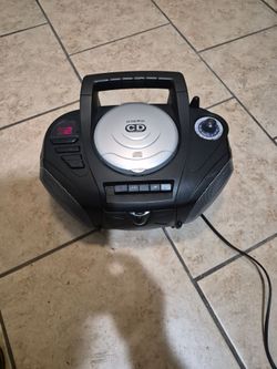 Black 📻 with 💿 player and cassette make Audiovox works excellent only $20 dolaritos