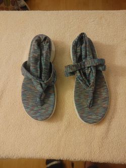 Sketchers Sandals For Women 