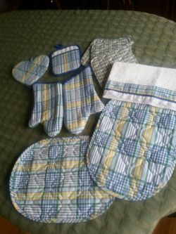 Kitchen set10 pieces waverly pattern