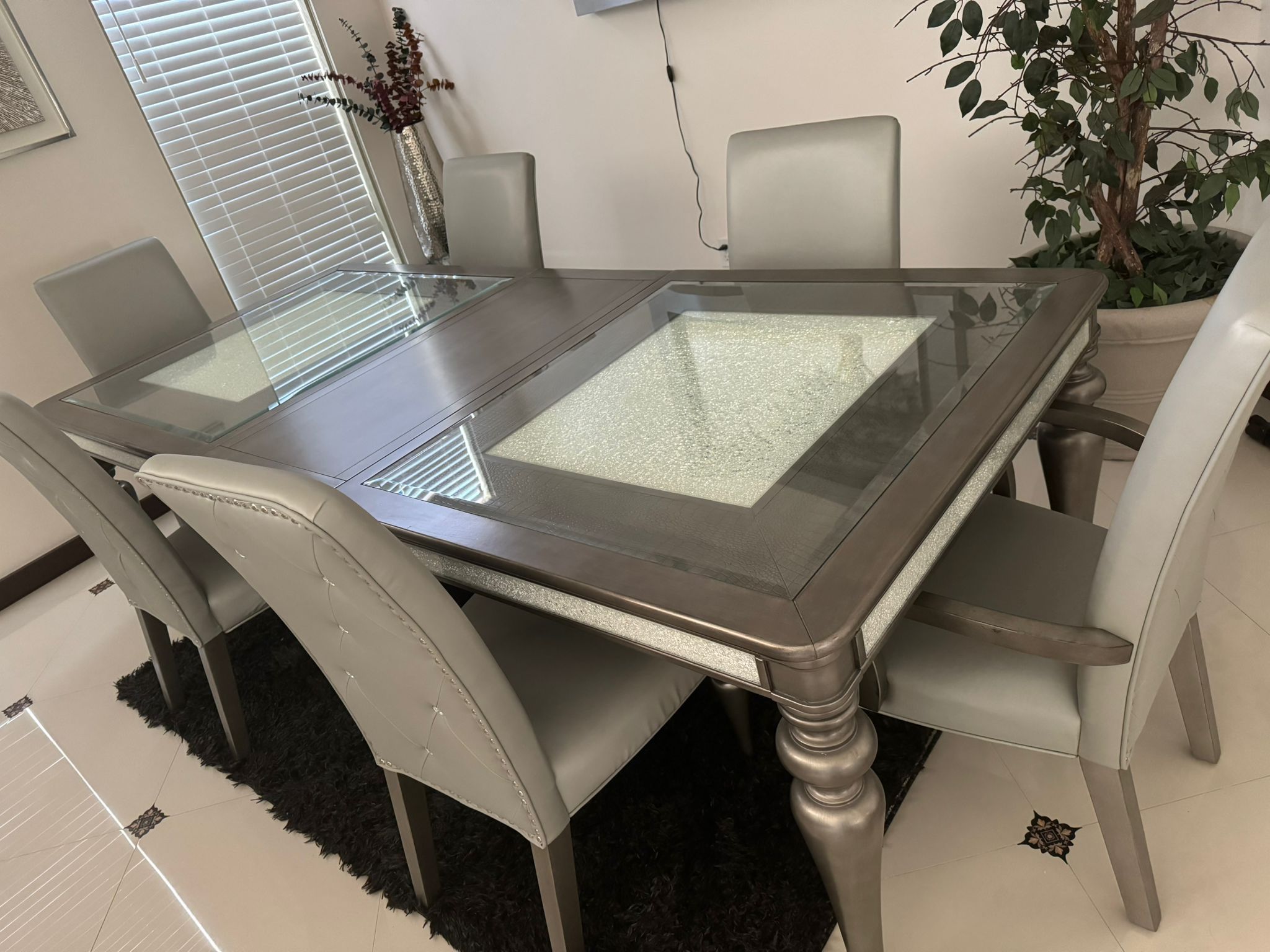 6 Chair Dinning Table