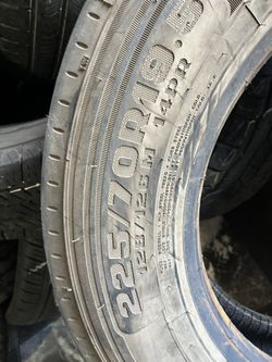 225/70/19.5 Multiple Tires