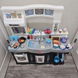 Step 2 Modern Cook Kitchen Set with Accessories