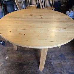 Expandable 52"round Table +4 Chairs