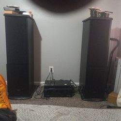 Stero With Tall Speakers