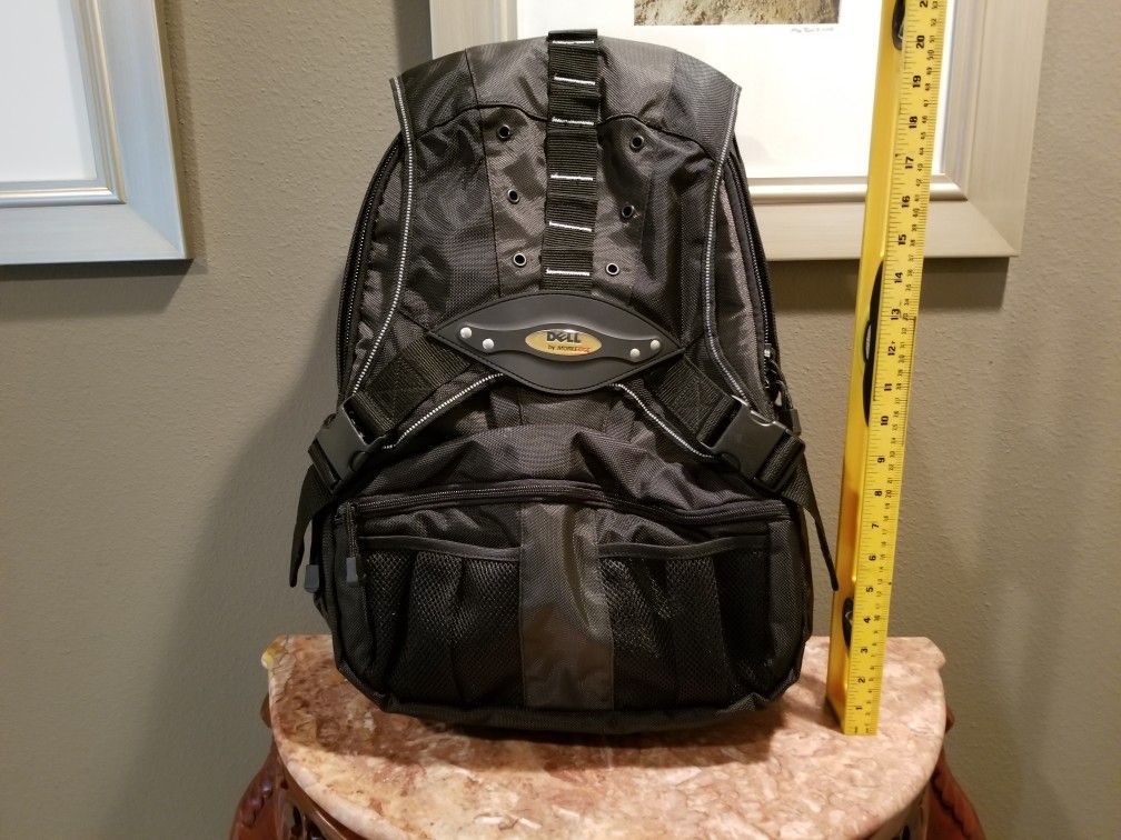 Dell laptop computer backpack With awesome features. - Asking For $60 Or Best Offer👈😊