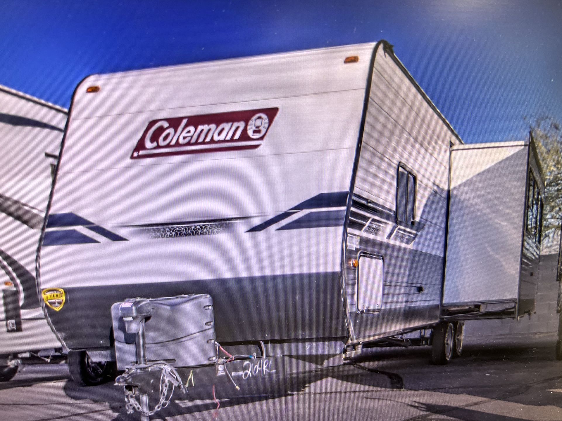 NEW 2022 COLEMAN LANTERN 264RLWE