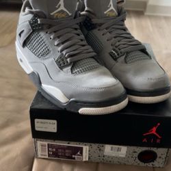 10.5 Men’s Retro Jorndan 4’s