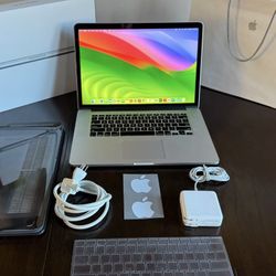 15 Inch Apple MacBook Pro Laptop Computer Bundle Very Slim And Clean Nice LOOK