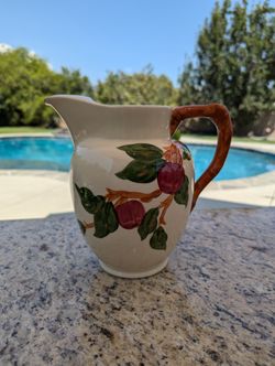 Franciscan Apple 64 oz Water Pitcher