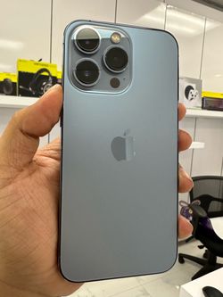 iPhone 13 Pro 128GB Unlocked (Financing Available)