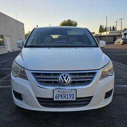 Volkswagen Routan 2010 White