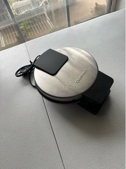 Cuisinart Classic Round Waffle Maker - Used Condition