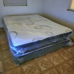 NEW QUEEN-SIZE MATTRESS AND BOX SPRING 💤