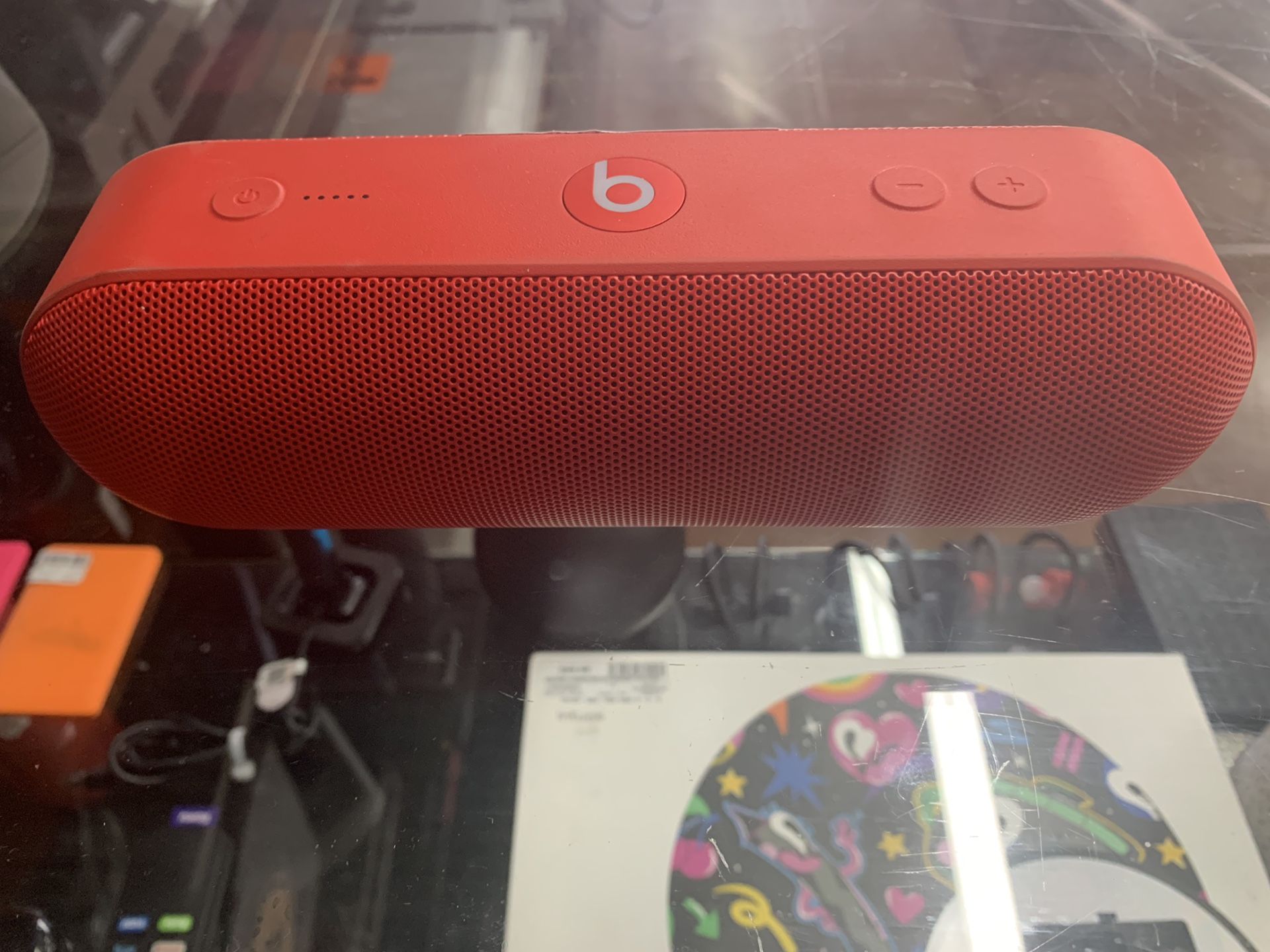 APPLE SPEAKER BEATS PILL