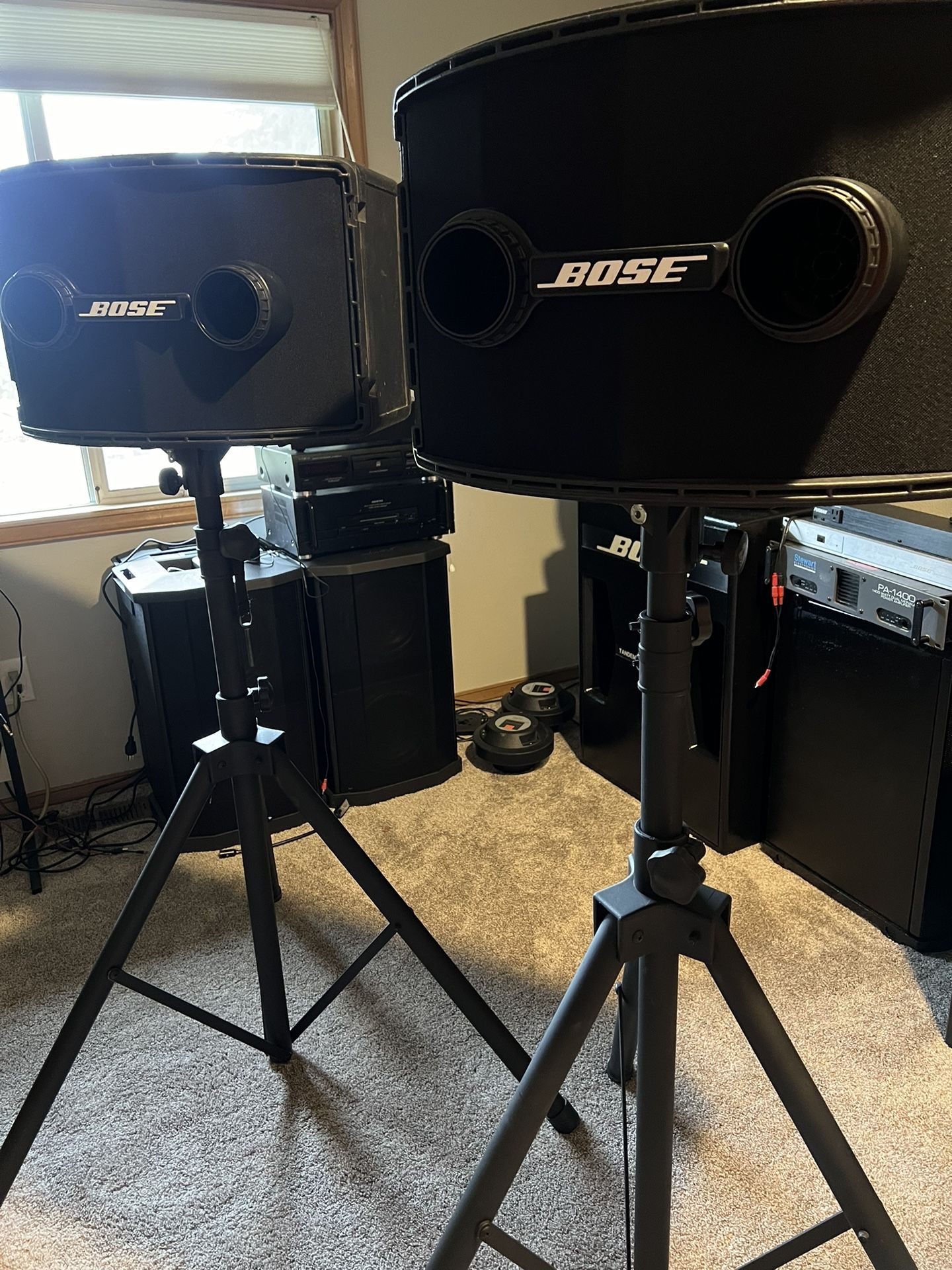 2  Bose 802 With Stands 