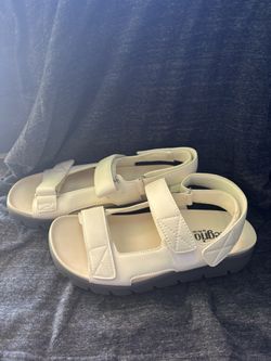 Henlee white sandal alegria  Size 8.5
