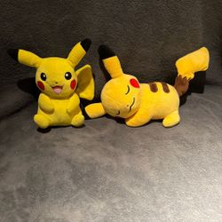 Yellow pikachu plush toys