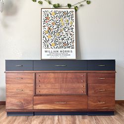 Gorgeous Mcm Vintage Mahogany Solid Wood Lowboy Dresser/ Sideboard 