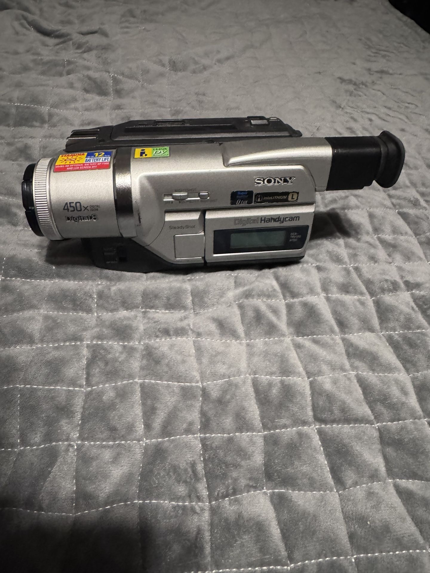 Sony Handcam Digital 8 450x