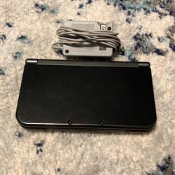 NEW 3DS XL With Charger And 64 Gigabyte Micro SD Card