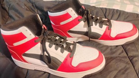 Puma tennis shoes