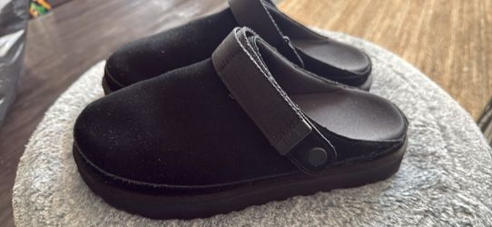 UGG Black Platform Slides – Women’s Size 10 – Like New
