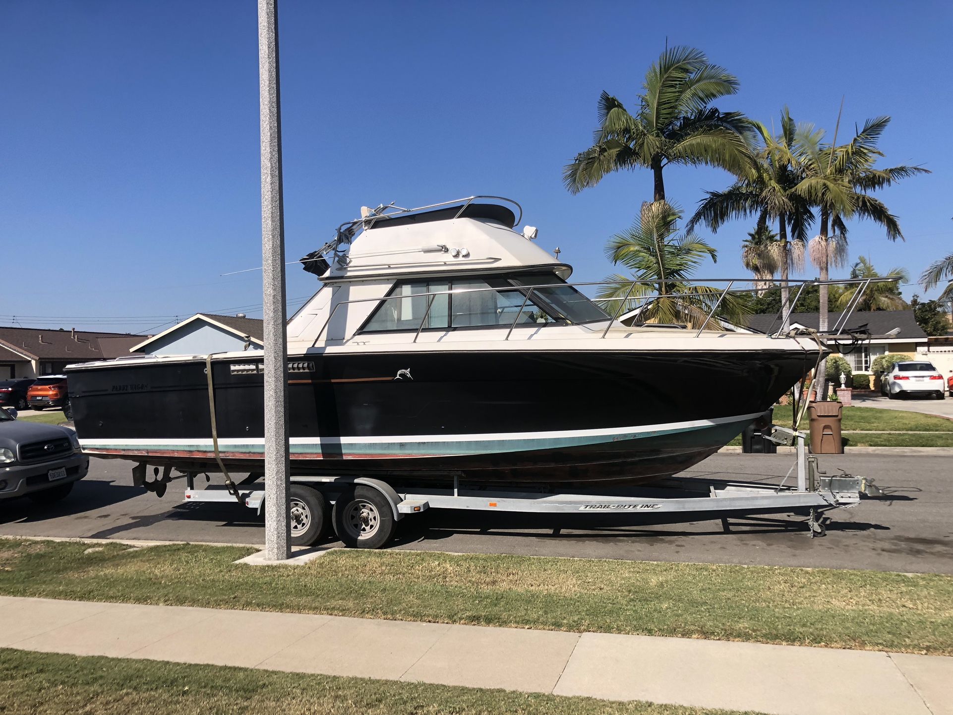 29’ sportfisher - Open to trades - classic car/truck