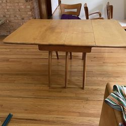 Heywood Wakefield Dining Table With 6 Chairs.