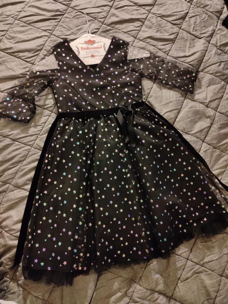 Girls Size 6x Dress With Star Designs