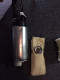 WALBRO FUEL PUMP. USED 4 hours only