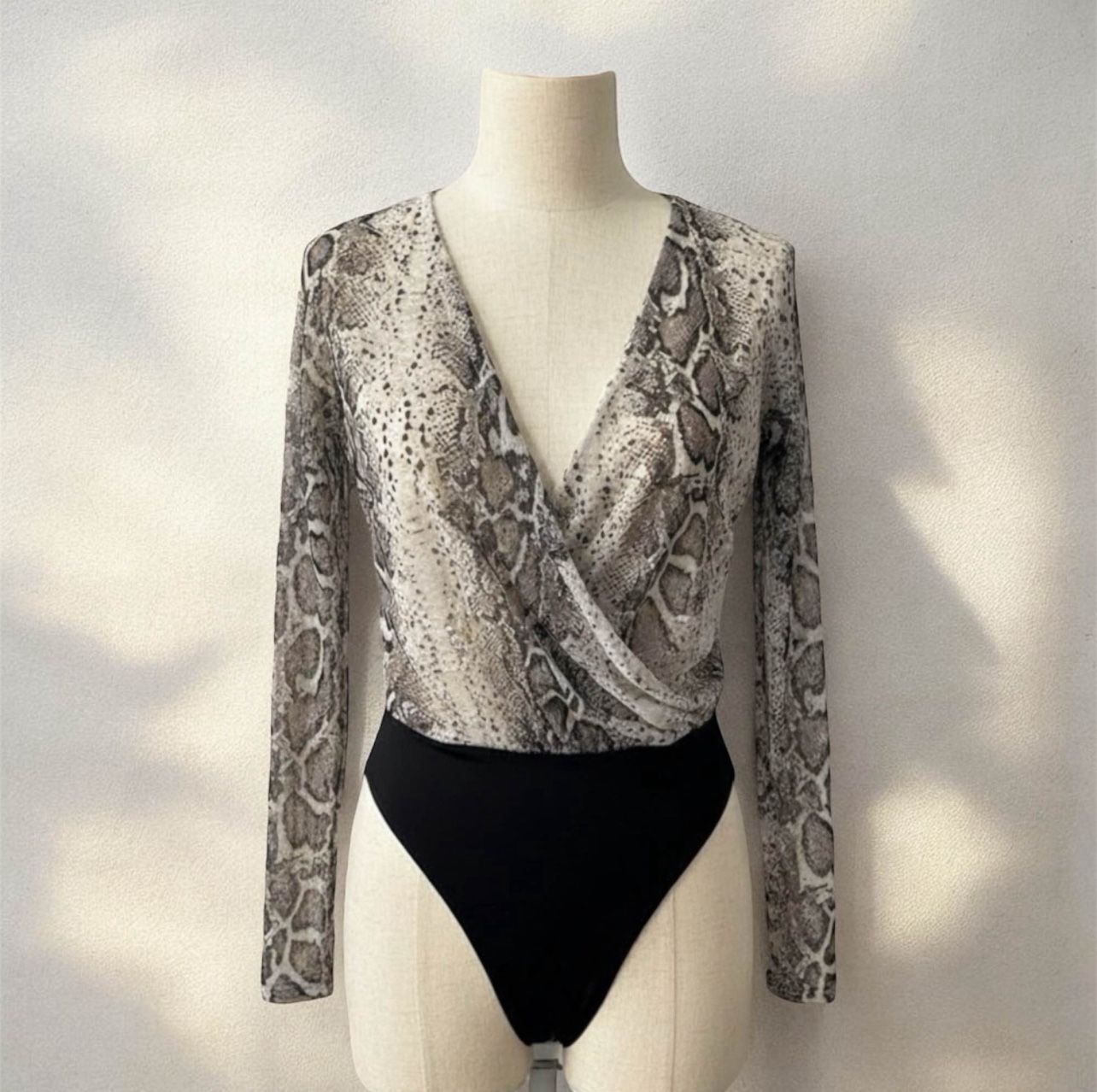 Gorgeous snake print bodysuit size small