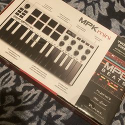 AKAI MPK Mini Gen 2 (never used)